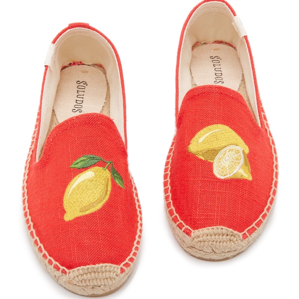 Super cute lemon embroidered flats